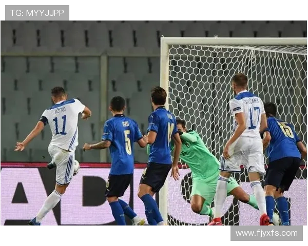 亚马尔带球突破，卡拉雷斯全力追防，成功将其扛出边线